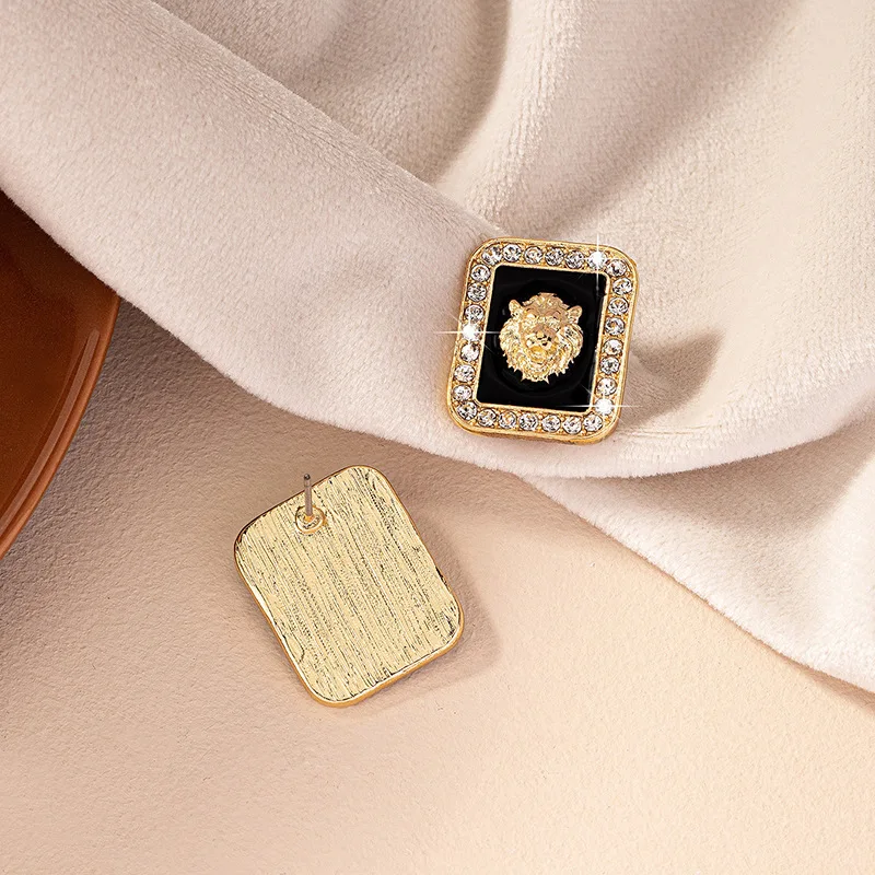 Luxurious Studs Lion Head Earrings
