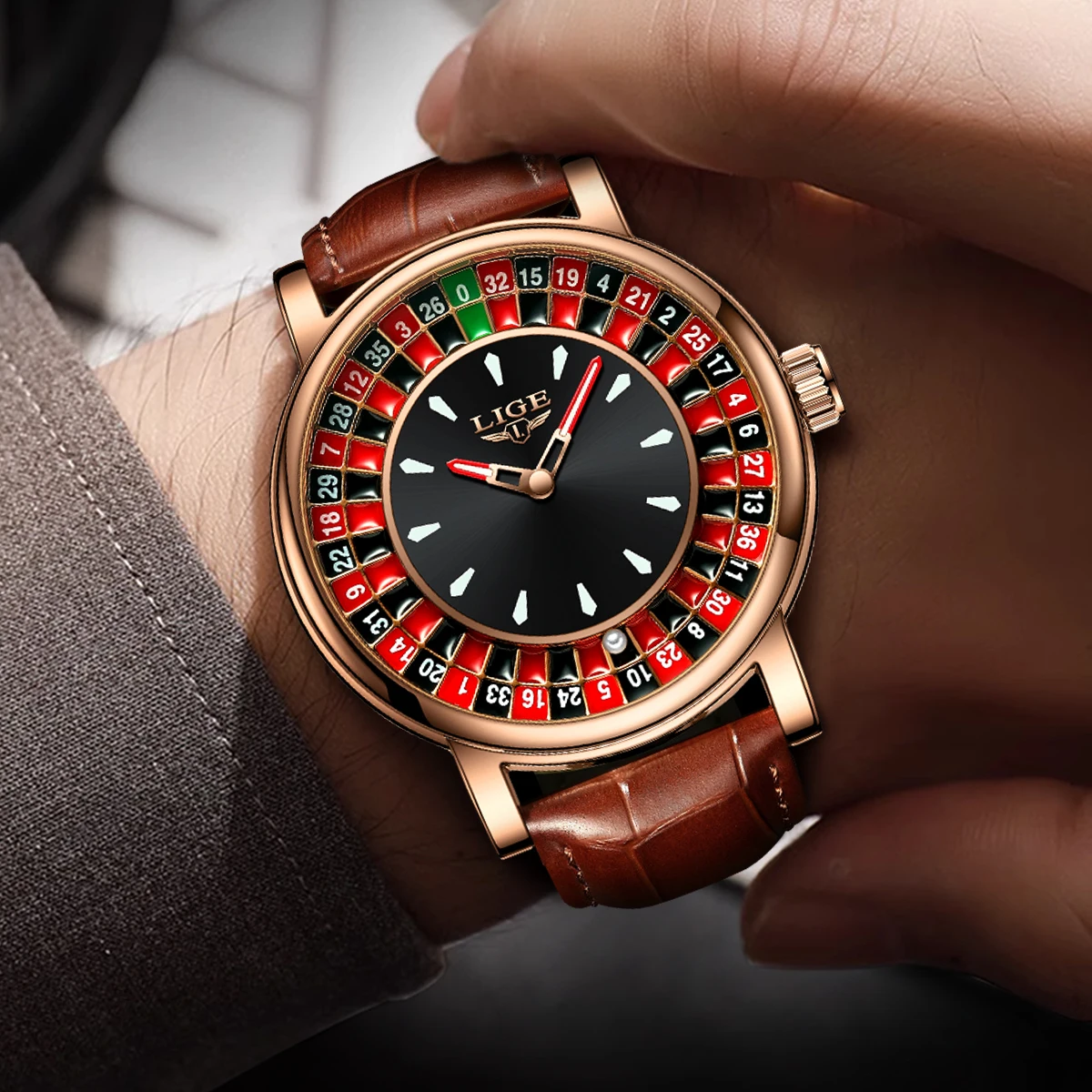 Men's Leather Watch with Rotating Dial Design Men's Leather Watch with Rotating Dial Design