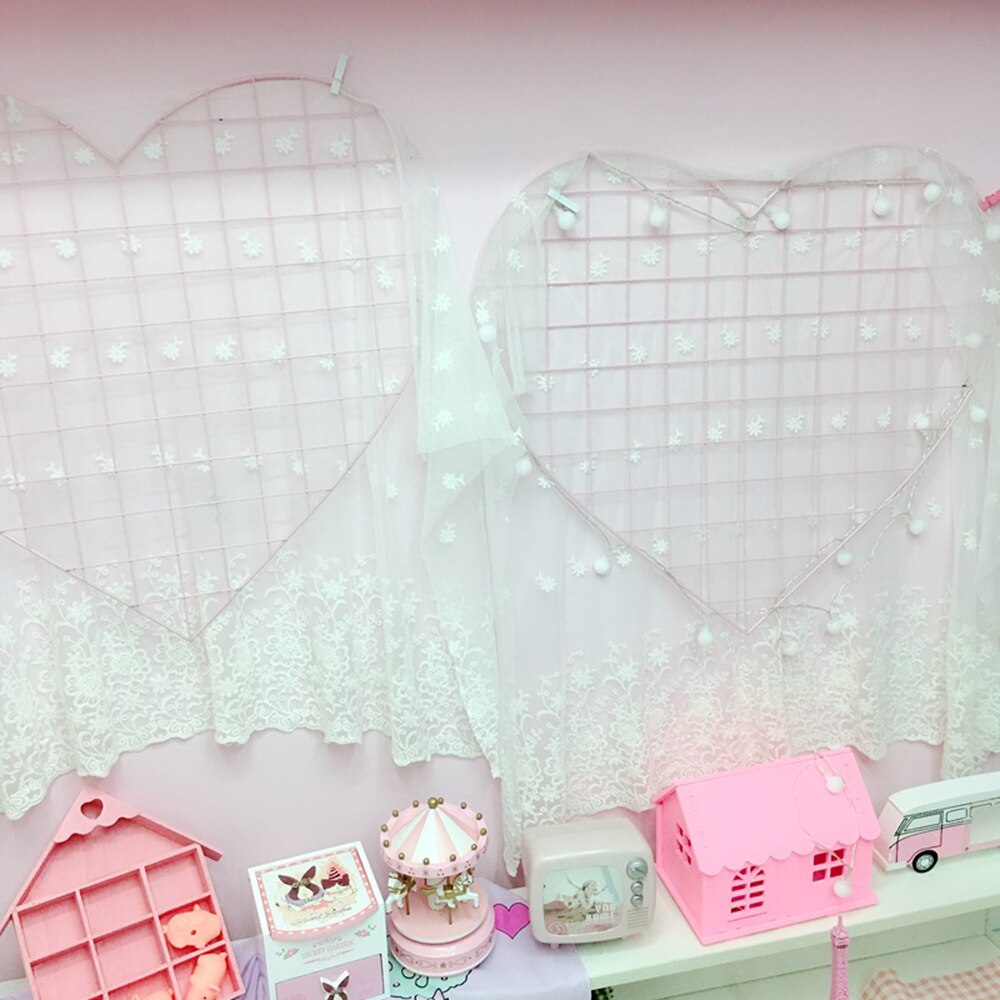 Metal Grid Panel With Heart Shape Metal Grid Panel With Heart Shape