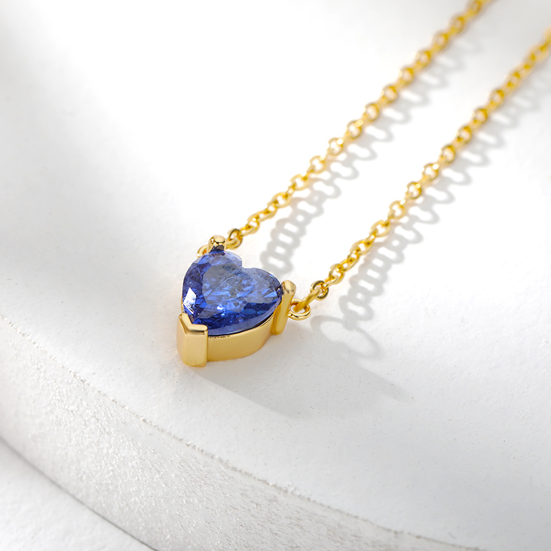Metal Link Chain Crystal Heart Necklace
