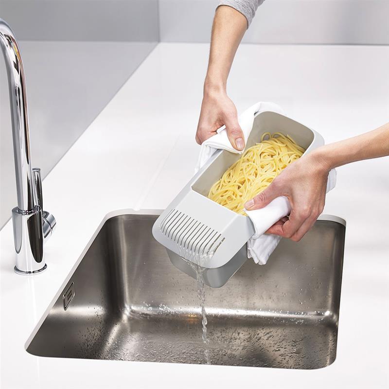 Microwave Pasta Cooker with Strainer