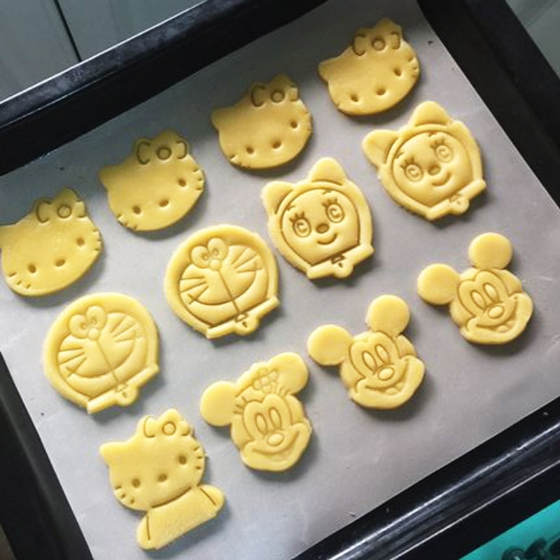 Mini Cookie Cutters Cartoon Mold 2pcs/set