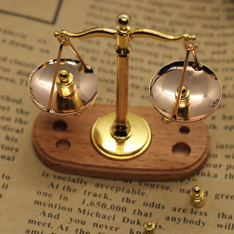 Mini Vintage Balance Scales Ornament Miniature Accessories Metal Antique Justice Scale Model Exquisite Home Decoration