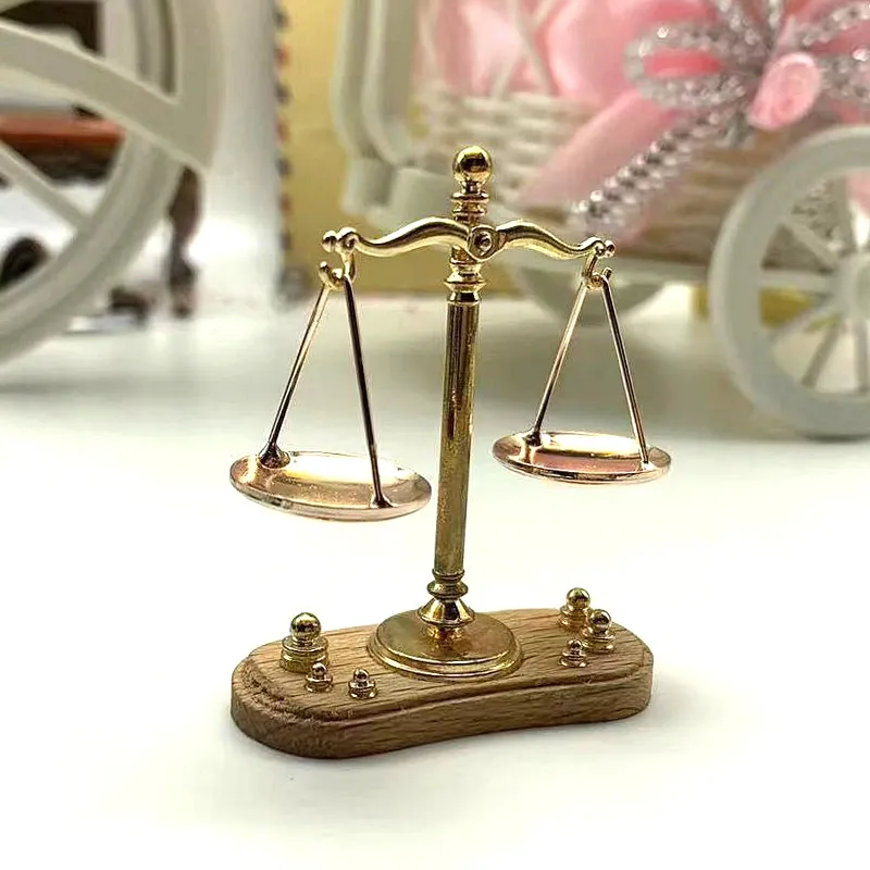 Mini Vintage Balance Scales Ornament Miniature Accessories Metal Antique Justice Scale Model Exquisite Home Decoration
