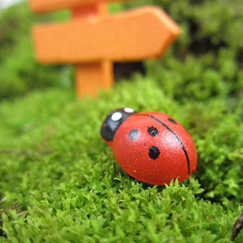 Mini Wooden Ladybug Garden Decor (100 pcs) Mini Wooden Ladybug Garden Decor (100 pcs)