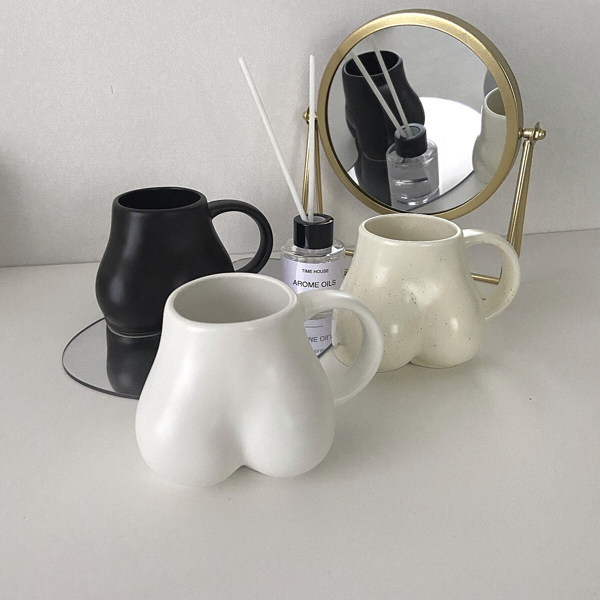 Minimalist Ceramic Butt Mug Minimalist Ceramic Butt Mug
