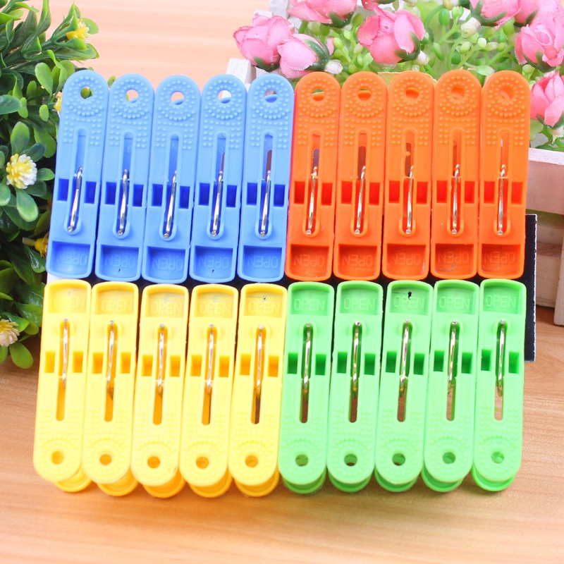 Multi Colored Clothes Hanging Clips (20 pcs)
