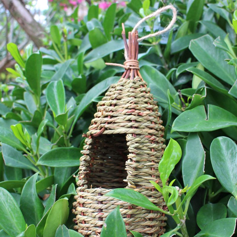 Natural Grass Outdoor Hanging Birdhouse Natural Grass Outdoor Hanging Birdhouse