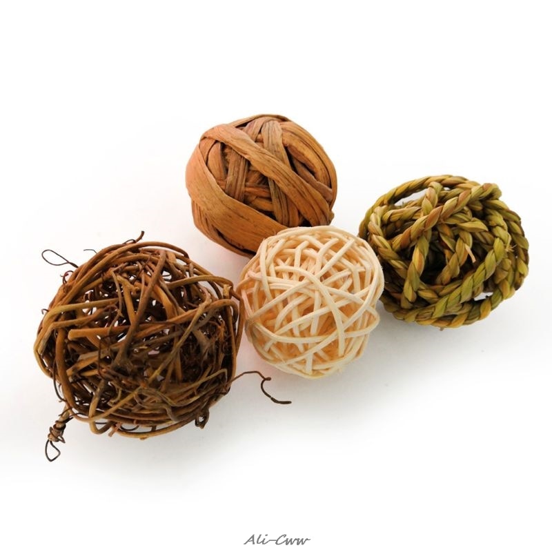 Natural Willow Balls for Rabbits (4pcs) Natural Willow Balls for Rabbits (4pcs)