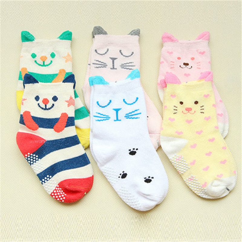 Non Slip Baby Socks Cotton Fabric (2 pairs) Non Slip Baby Socks Cotton Fabric (2 pairs)