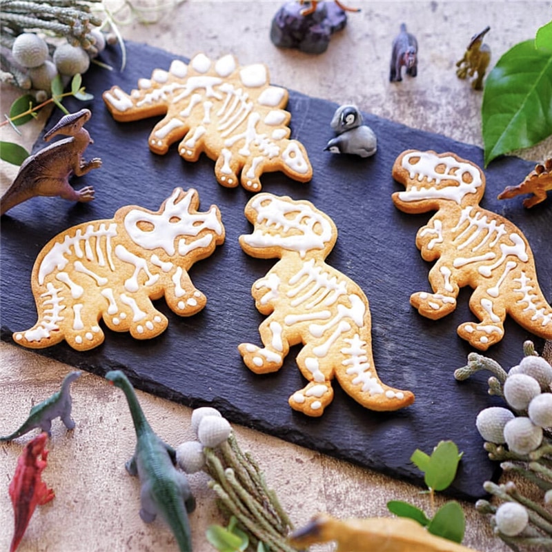 Non-Stick Dinosaur Fondant Cutters (3 pcs) Non-Stick Dinosaur Fondant Cutters (3 pcs)