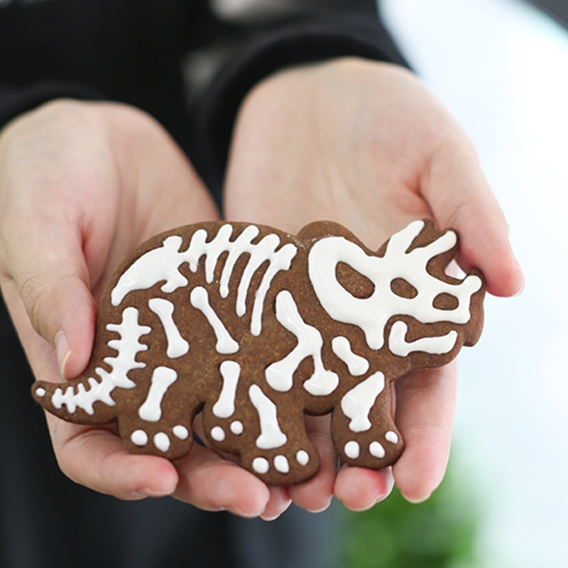Non-Stick Dinosaur Fondant Cutters (3 pcs) Non-Stick Dinosaur Fondant Cutters (3 pcs)