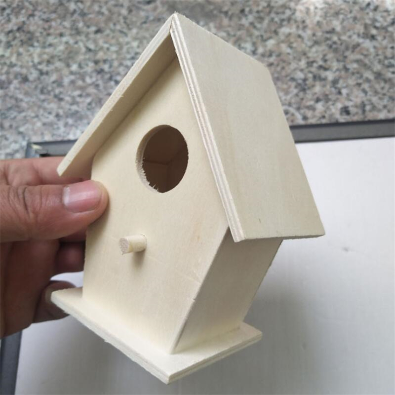 Outdoor Hanging Wooden Birdhouse Outdoor Hanging Wooden Birdhouse