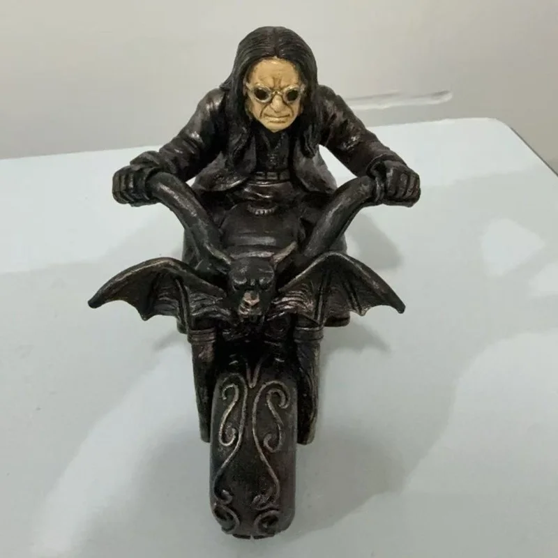 Ozzy Osbourne Knight Figure Ozzy Osbourne Skull Figurine Resin Statue Halloween Gothic Desktop Decoration Rock Music
