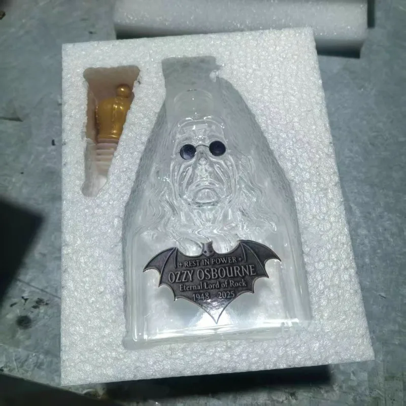 Ozzy Osbourne Whiskey Bottle Back To the Beginning Commemorative Whiskey Wine Bottle Home Decor Statue Collection Crafts Ozzy Osbourne Whiskey Bottle Back To the Beginning Commemorative Whiskey Wine Bottle Home Decor Statue Collection Crafts