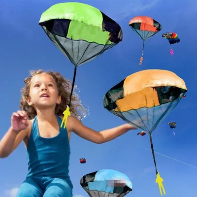 Parachute Toy Soldier Hand Throwing