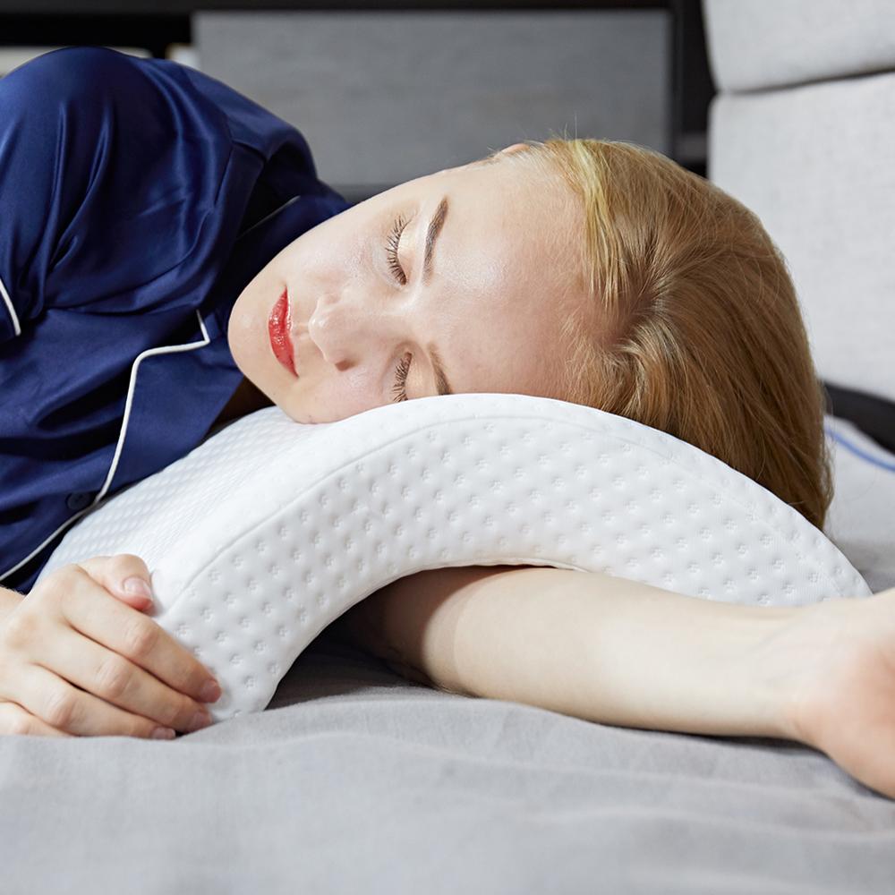 Pillow with Arm Hole Arched Shape Pillow with Arm Hole Arched Shape