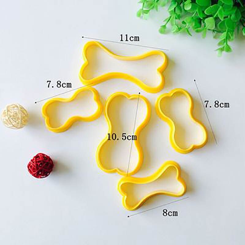 Plastic Bone Cookie Cutters (5 pcs) Plastic Bone Cookie Cutters (5 pcs)