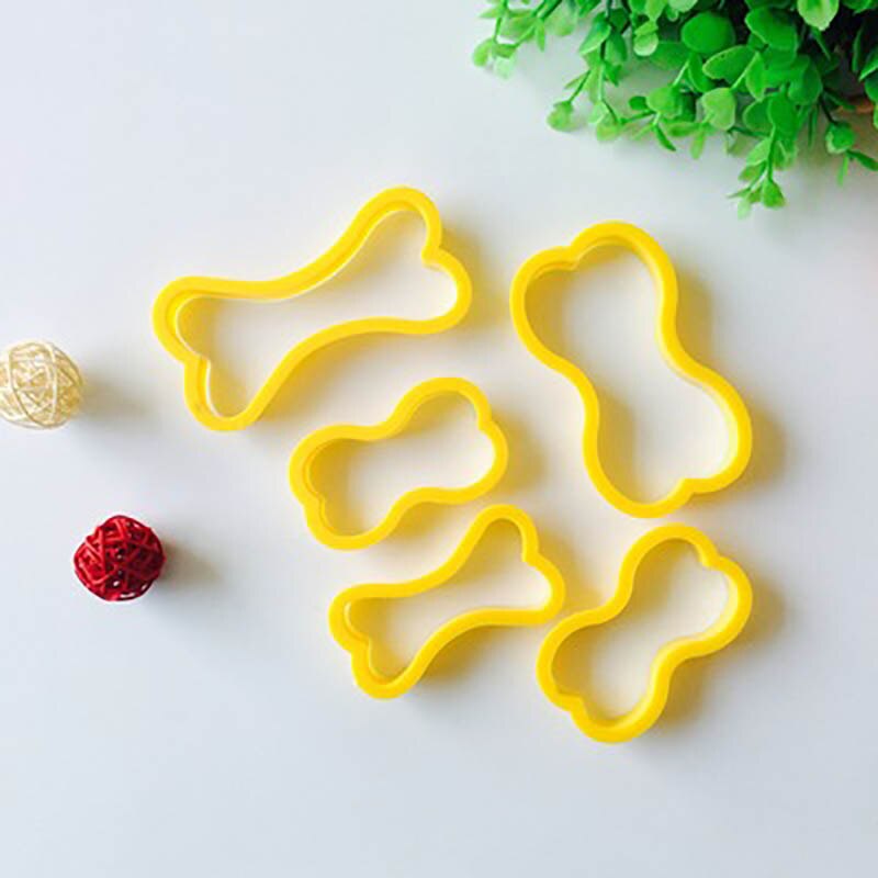 Plastic Bone Cookie Cutters (5 pcs) Plastic Bone Cookie Cutters (5 pcs)