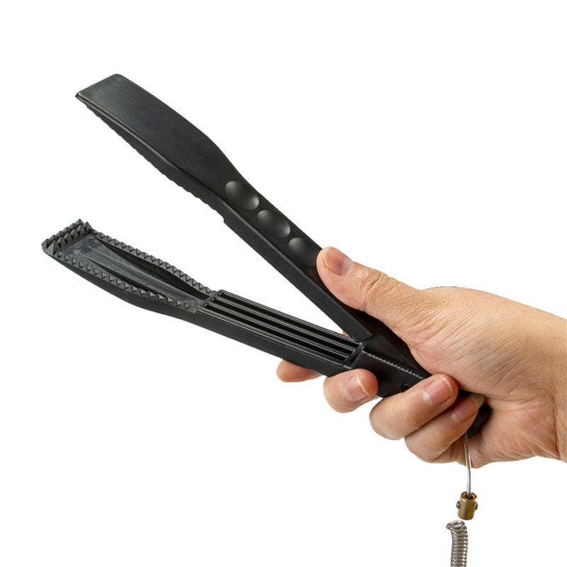 Plastic Fishing Tongs with Carabiner Plastic Fishing Tongs with Carabiner