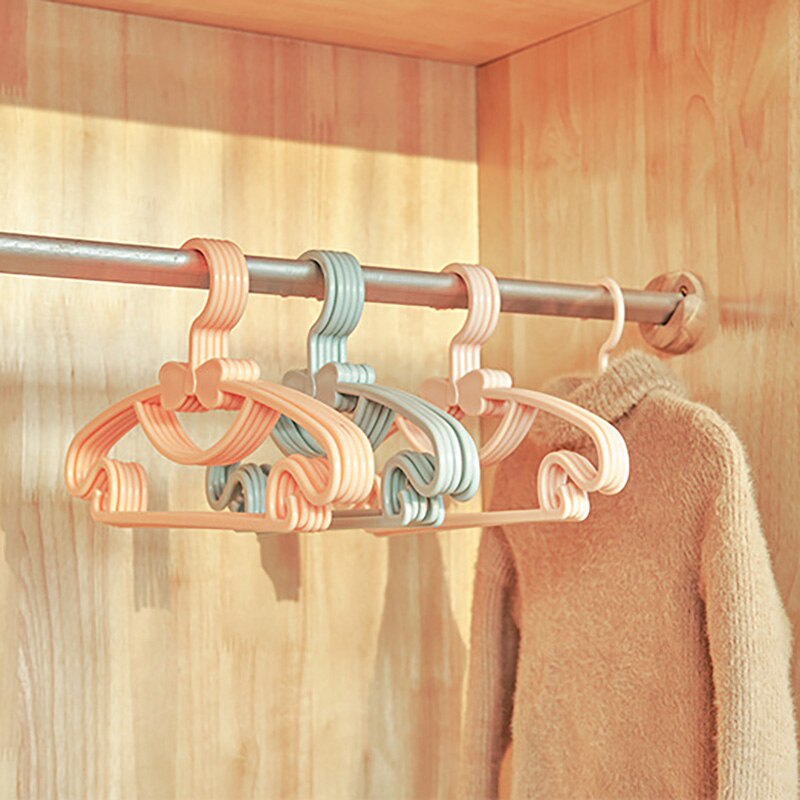 Plastic Kids Hangers for Kids and Baby Clothes