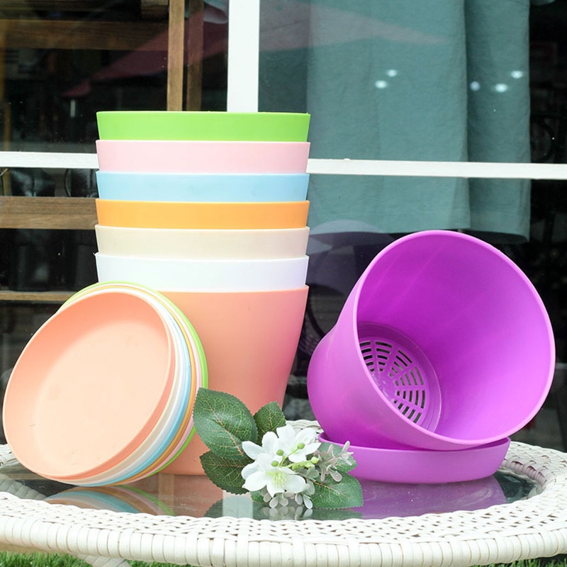 Plastic Plant Pot with Saucer Plastic Plant Pot with Saucer