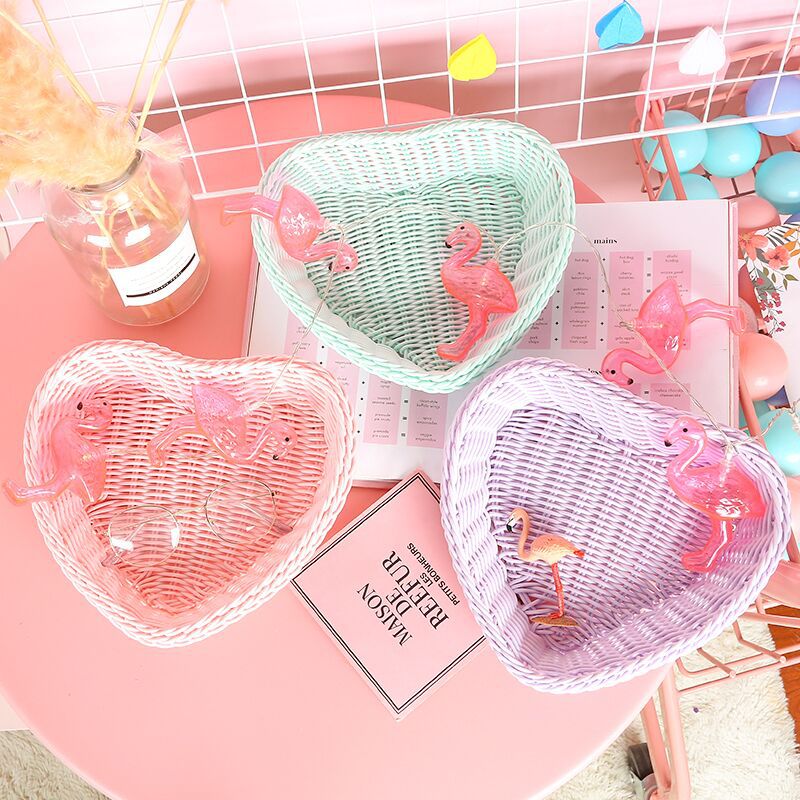 Plastic Rattan Basket Heart-Shaped Tray Plastic Rattan Basket Heart-Shaped Tray