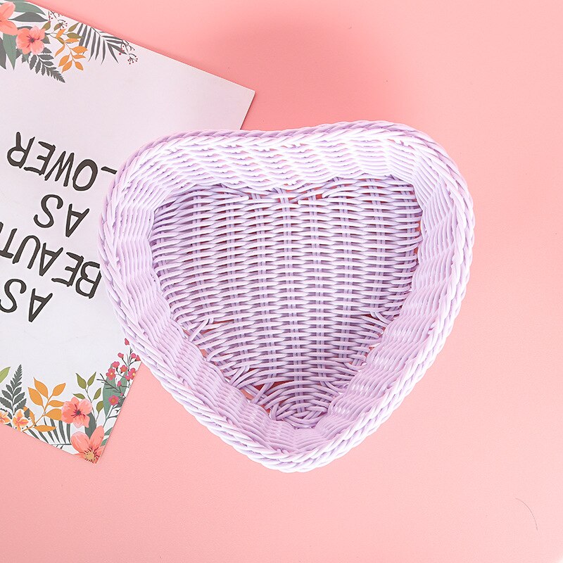 Plastic Rattan Basket Heart-Shaped Tray Plastic Rattan Basket Heart-Shaped Tray