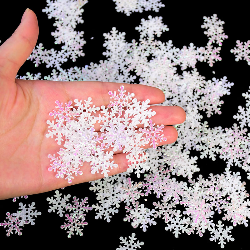 Plastic Snowflakes Confetti (270pcs) Plastic Snowflakes Confetti (270pcs)