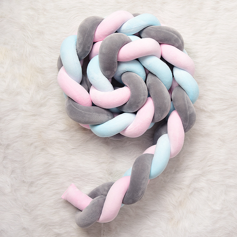 Plush Cotton Knotted Crib Bumper