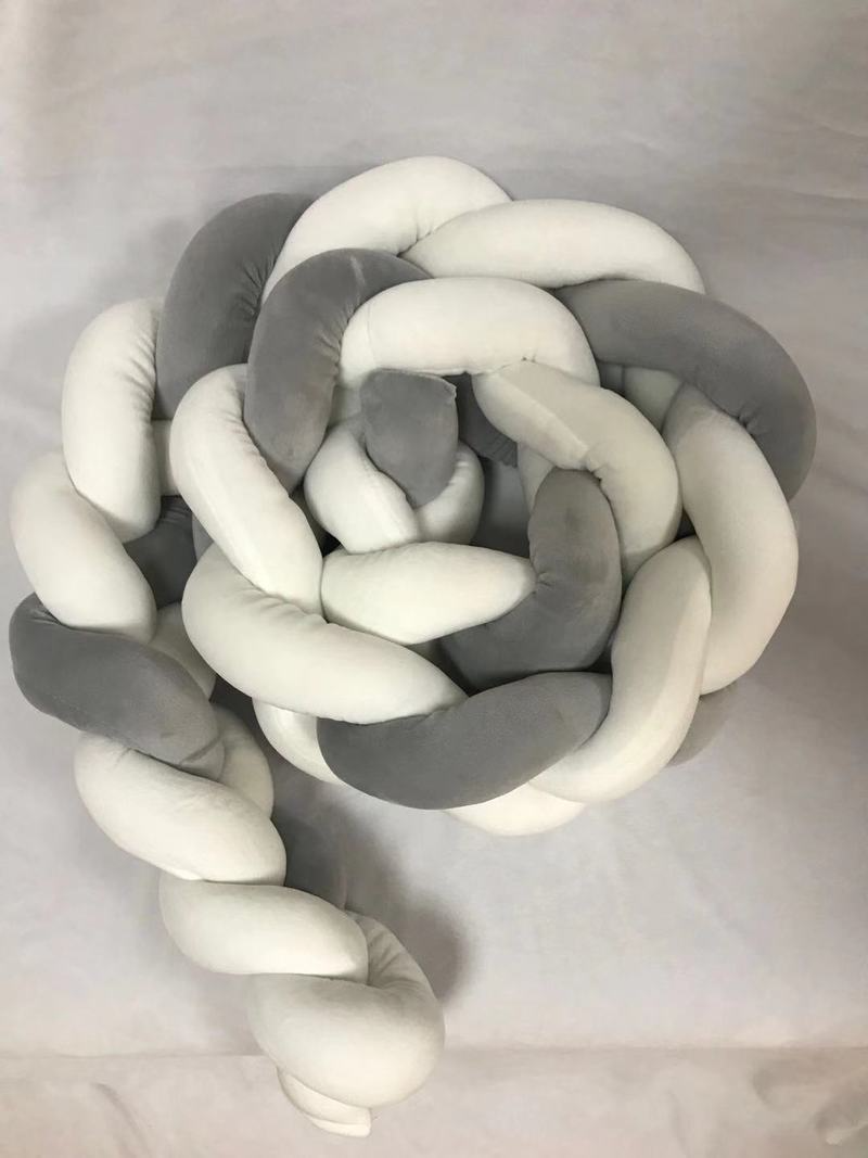 Plush Cotton Knotted Crib Bumper