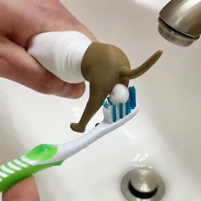 Pooping Dog Butt Toothpaste Topper Pooping Toothpaste Cap Vomit Topper Dispenser Cap Animal Funny Gadgets Gift For