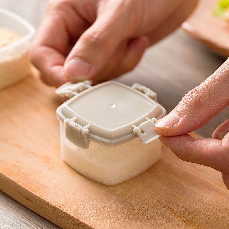 Portable Mini Salad Dressing Bottle (4 pcs)