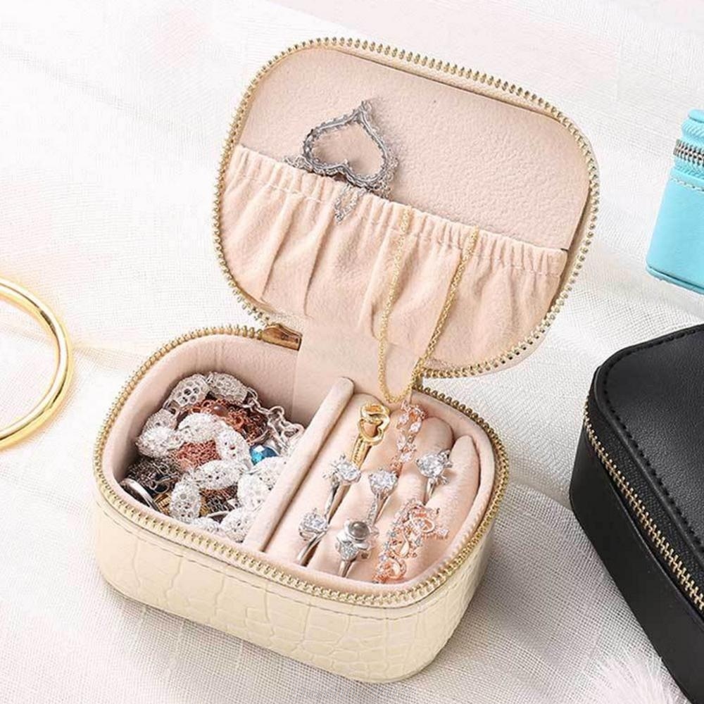 Portable Traveling Jewelry Box Portable Traveling Jewelry Box