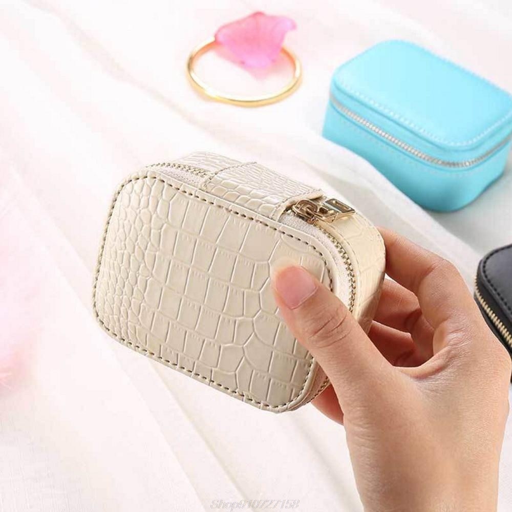 Portable Traveling Jewelry Box Portable Traveling Jewelry Box
