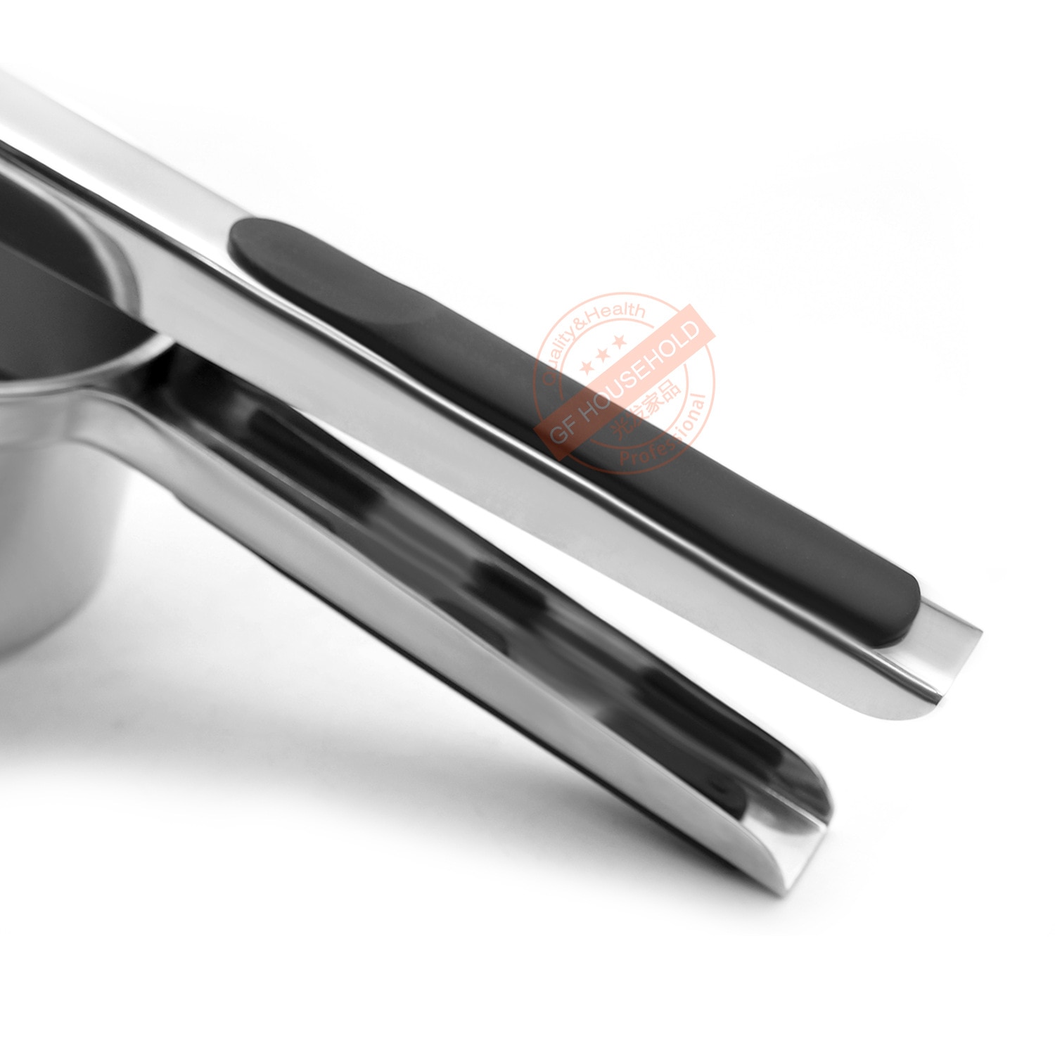 Potato Ricer with Interchangeable Discs