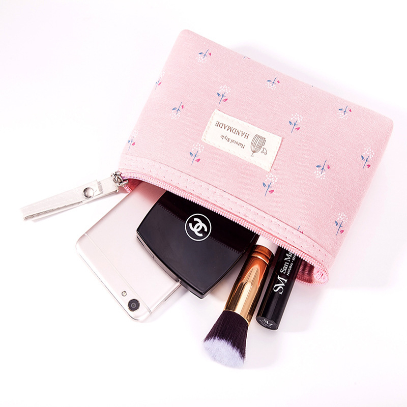 Printed Canvas Makeup Pouch Printed Canvas Makeup Pouch