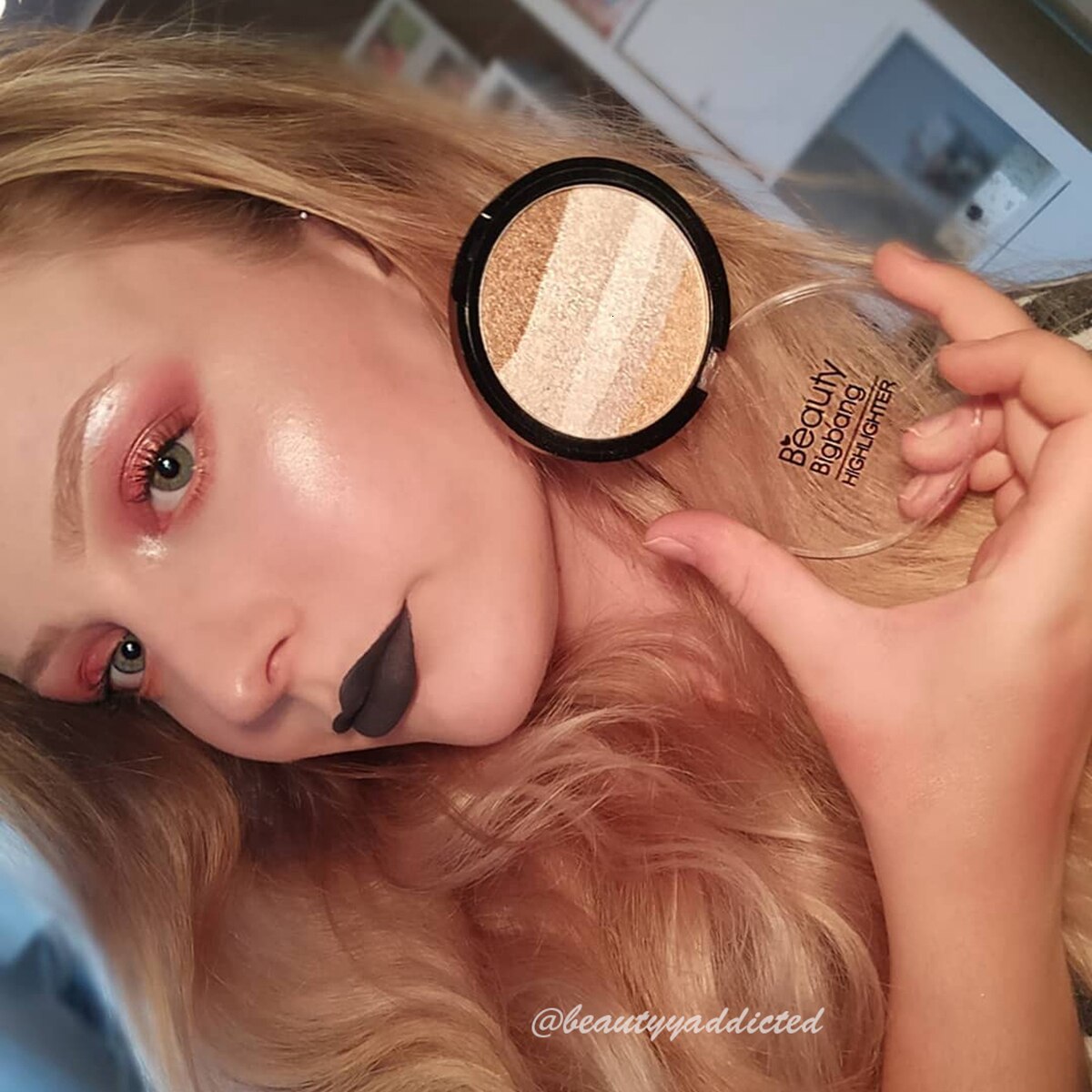 Rainbow Highlighter Face Makeup Rainbow Highlighter Face Makeup