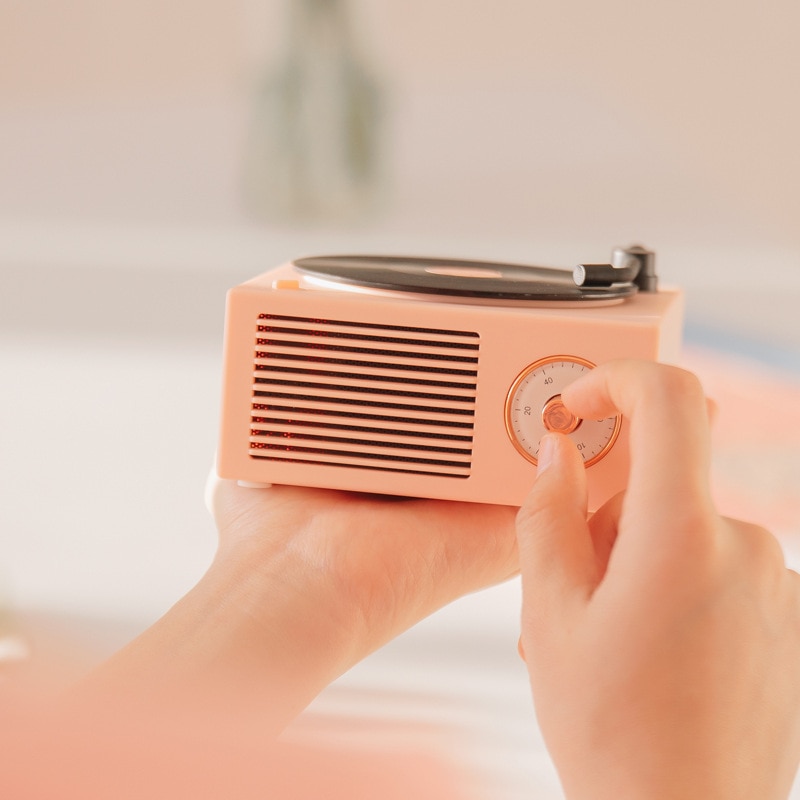 Rechargeable Retro Vinyl Bluetooth Speaker Rechargeable Retro Vinyl Bluetooth Speaker
