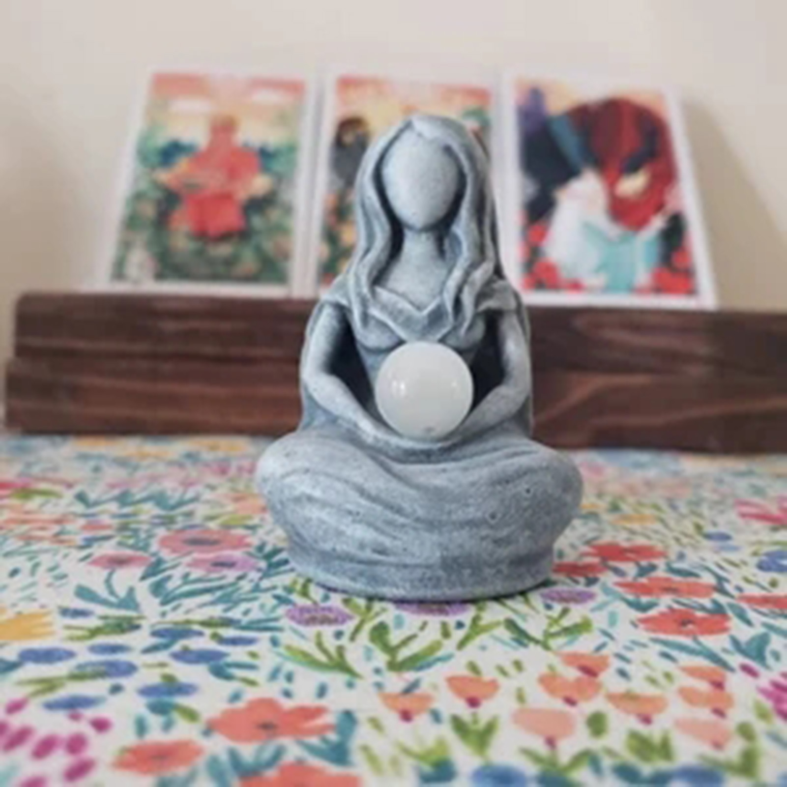 Resin Moon Goddess Statue Resin Moon Goddess Statue