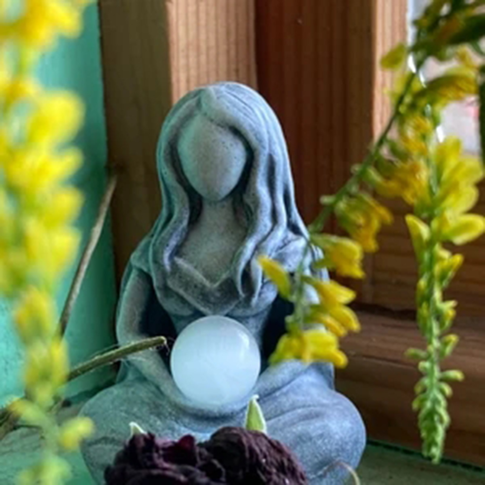 Resin Moon Goddess Statue Resin Moon Goddess Statue