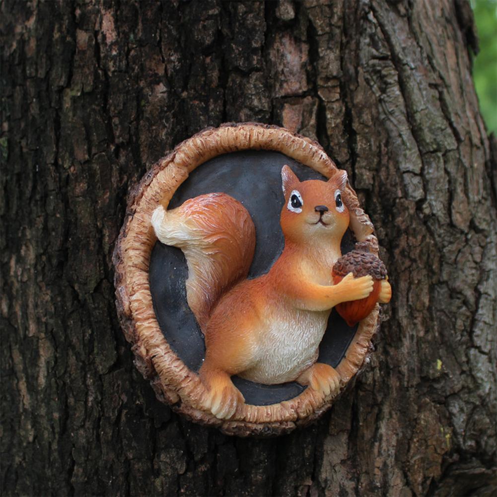 Resin Outdoor Squirrel Tree Decor