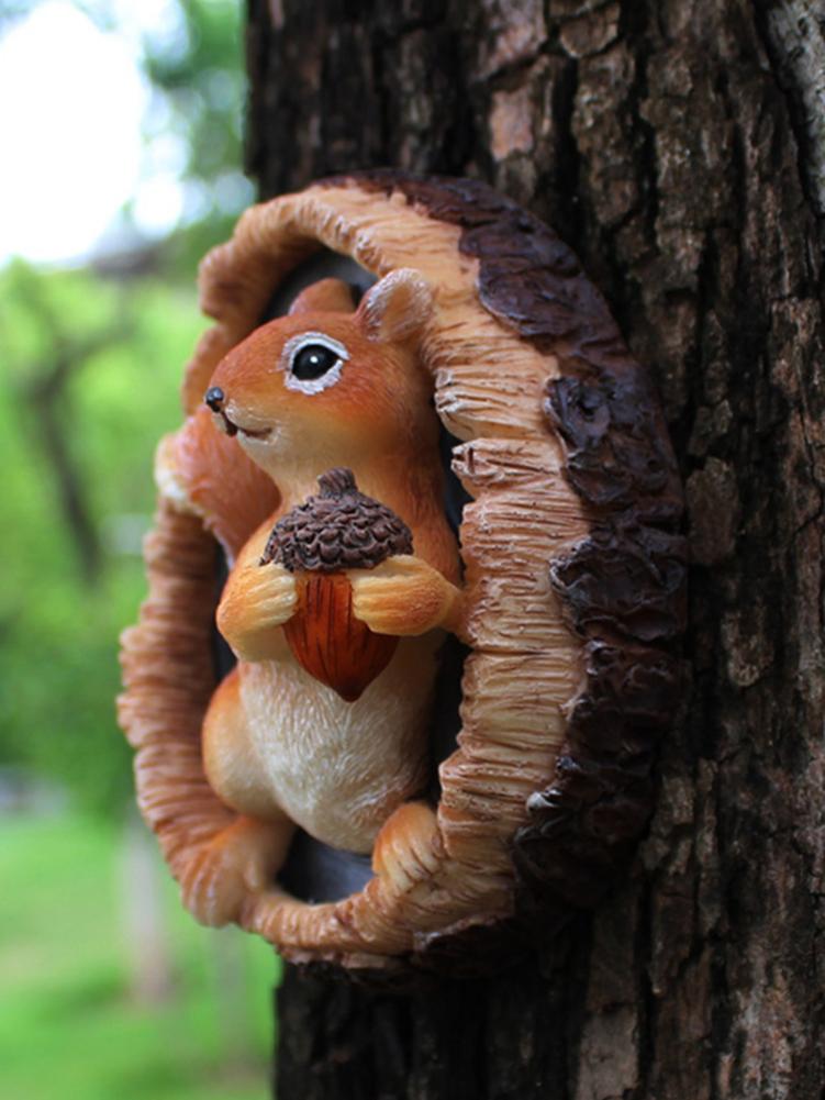 Resin Outdoor Squirrel Tree Decor