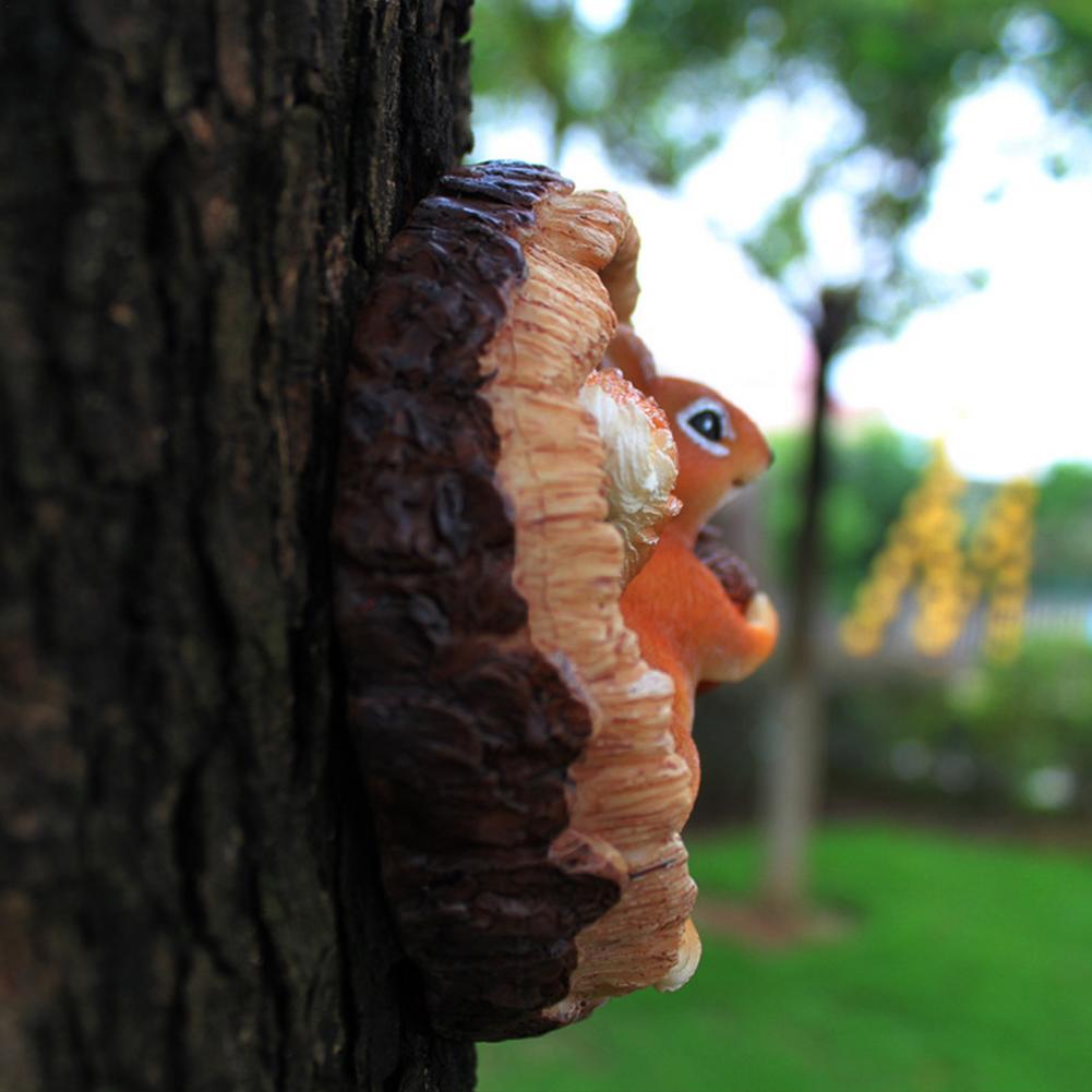 Resin Outdoor Squirrel Tree Decor