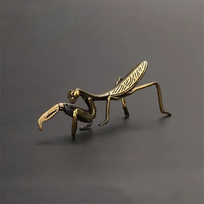Retro Style Copper Praying Mantis Figure Retro Style Copper Praying Mantis Figure