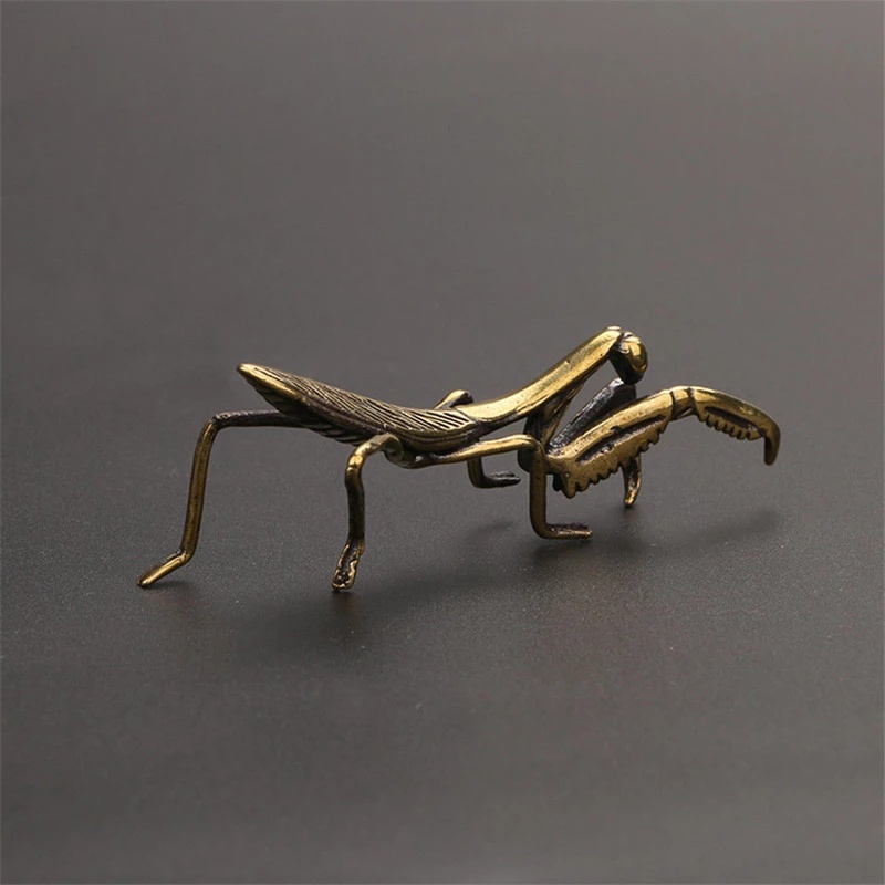 Retro Style Copper Praying Mantis Figure Retro Style Copper Praying Mantis Figure