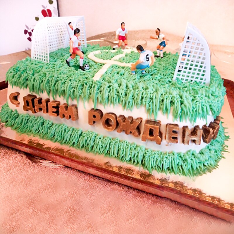 Reusable Football Cake Topper Set (8 pcs) Reusable Football Cake Topper Set (8 pcs)