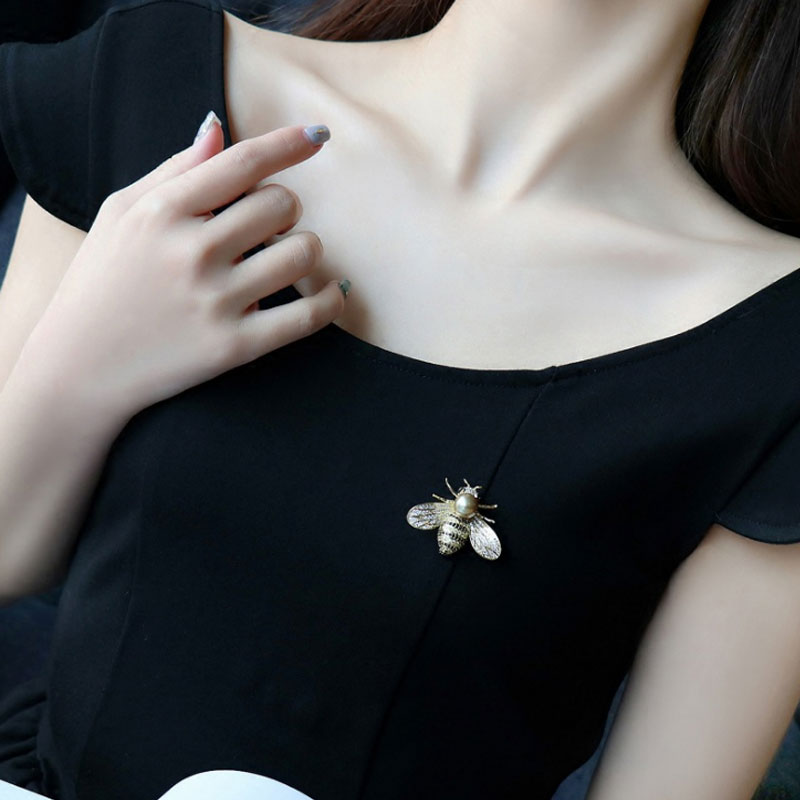 Rhinestone Studded Bee Brooch Rhinestone Studded Bee Brooch