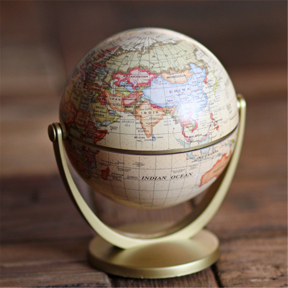 Rotating Globe Retro World Map