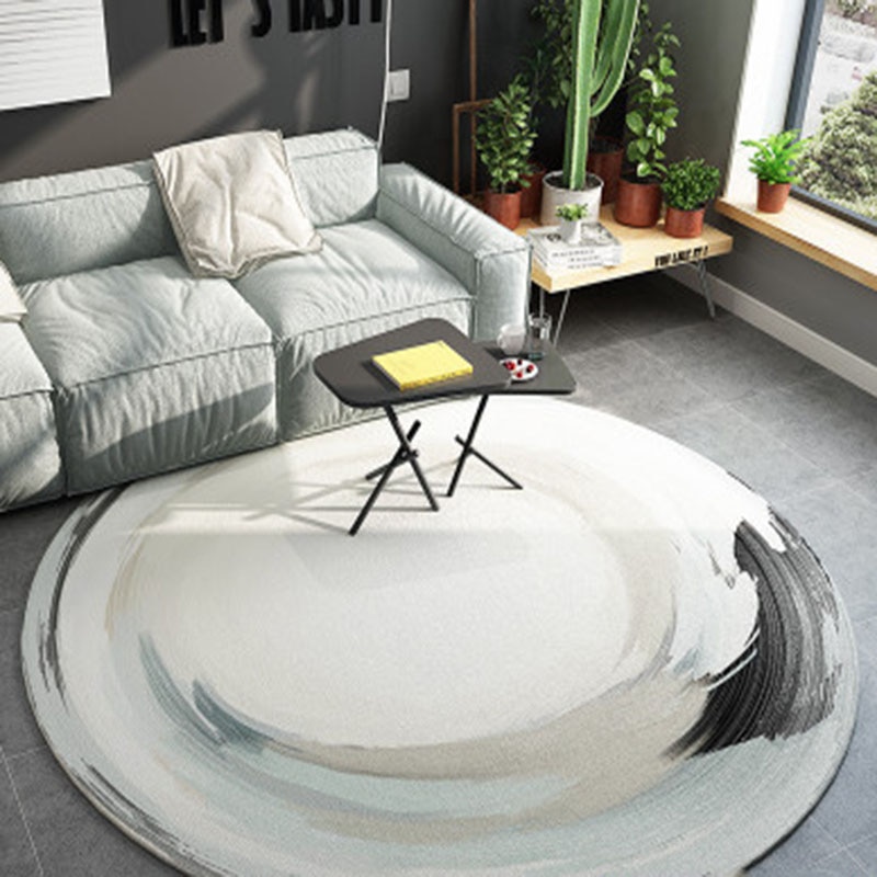 Round Rug with Geometric Pattern